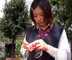 Japanese ho toying pussy