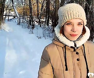 Stepsister gives a fantastic blowjob while outdoors