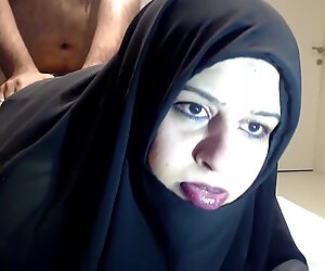 Fat muslim woman fucks at home