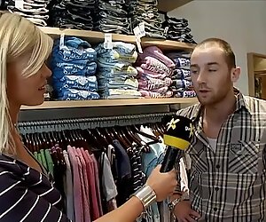 MOOIE VROUW NEUKT IN SUPERDRY STORE BRUGGE GEILE WINKEL