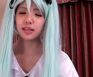 Hatsune Miku Cosplay 3